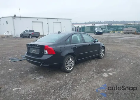 2009 Volvo S40 2.4I from USA, damaged, VIN YV1MS390092455913